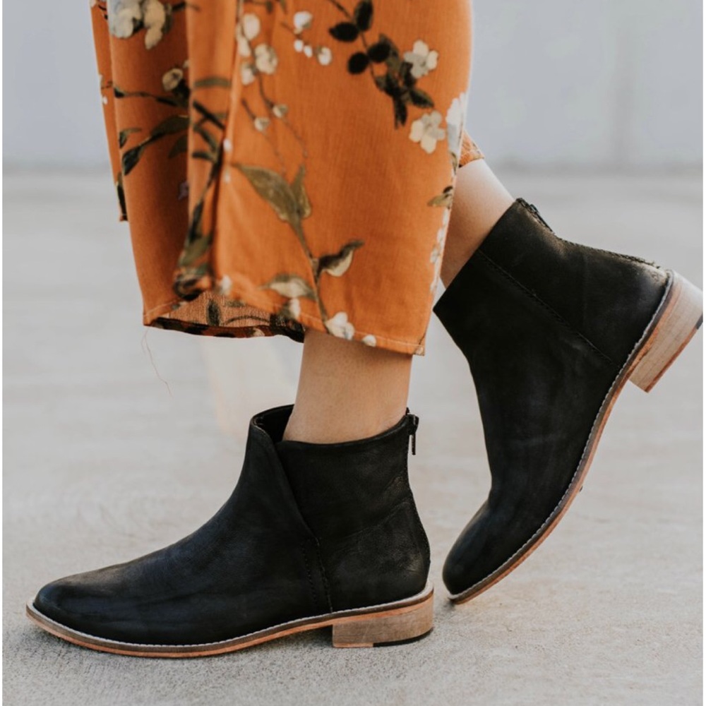[Free People] Century Flat Boot in Black Size 38 EU Size 7.5 US